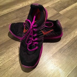 Nike Fury running shoe sz 9.5